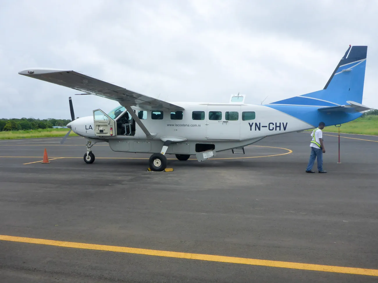 plane to corn islands