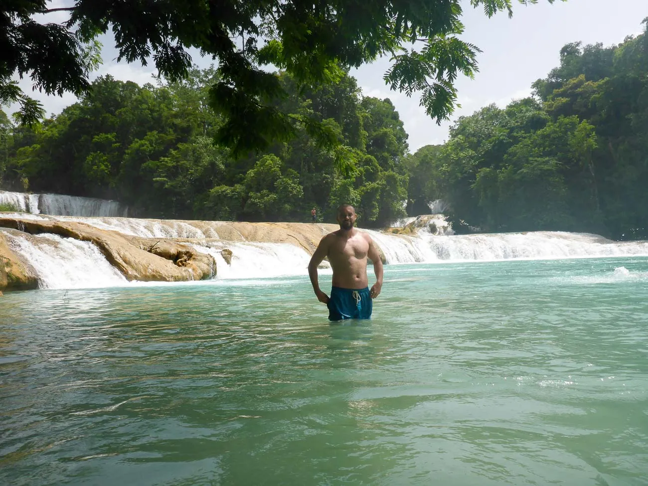 swimming agua azul