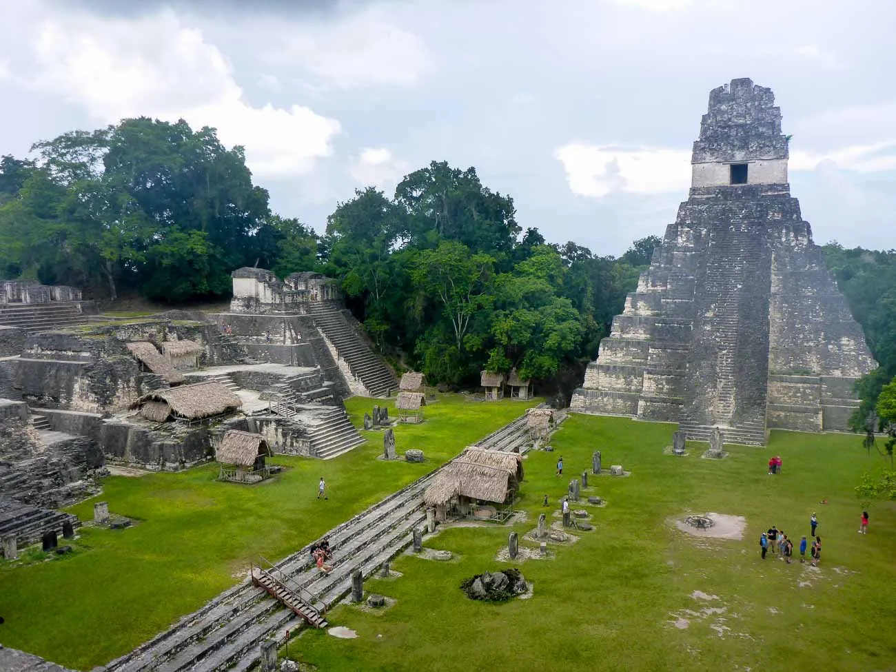 tikal gran plaza